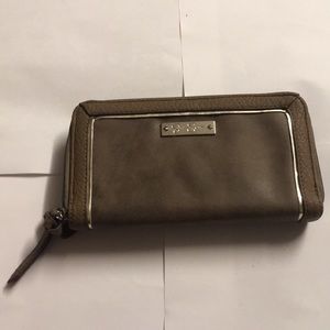 Jessica Simpson wallet